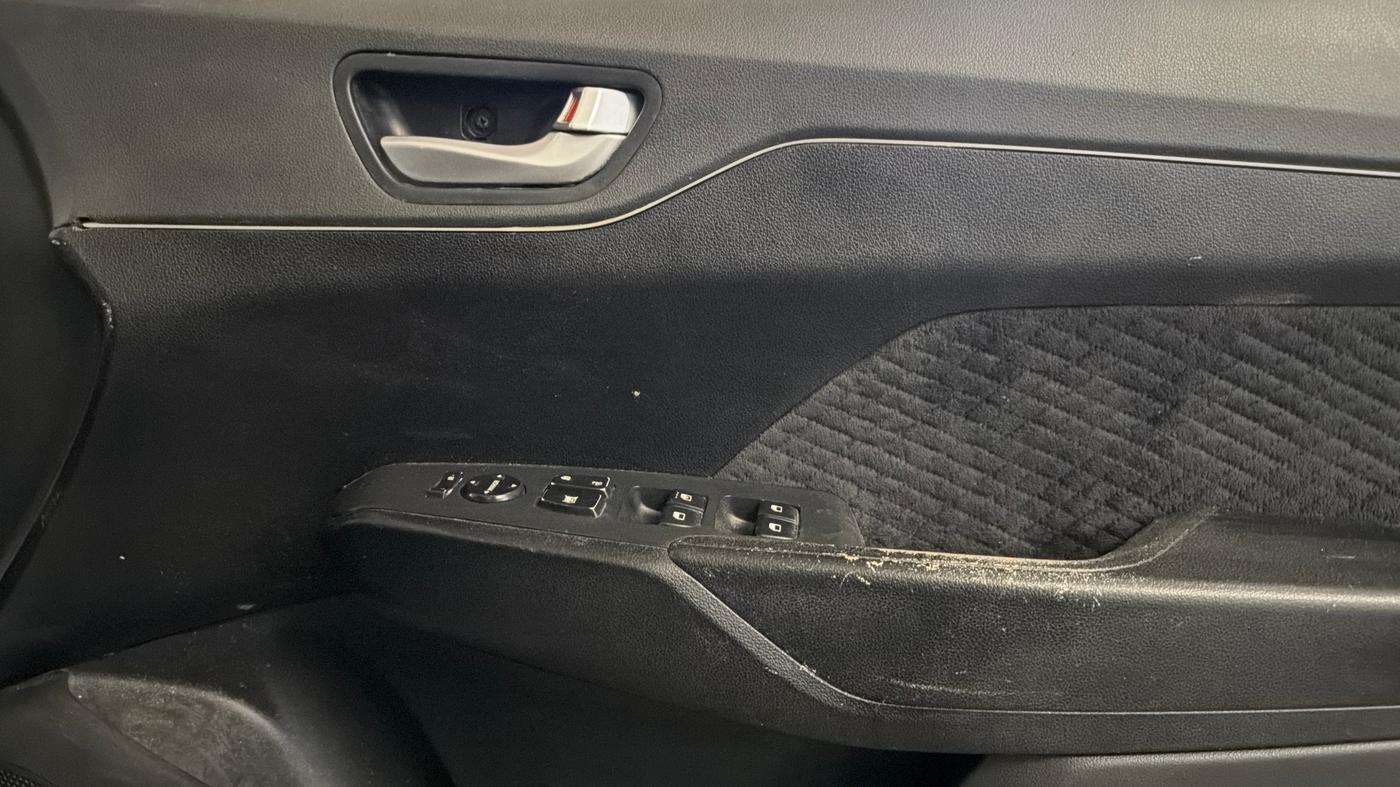 2019 Hyundai Verna 1.4 EX PETROL, Petrol, Manual, 60,690 km, Driver Side Door Panels Control