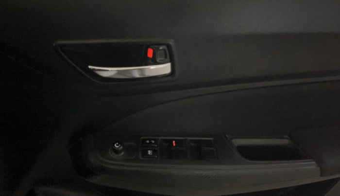 2020 Maruti Swift VXI, CNG, Manual, 95,990 km, Driver Side Door Panels Control