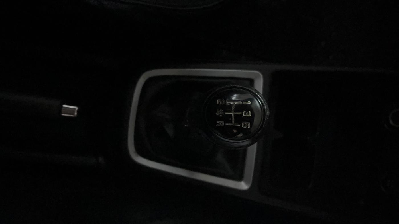 2020 Maruti Swift VXI, CNG, Manual, 96,007 km, Gear Lever