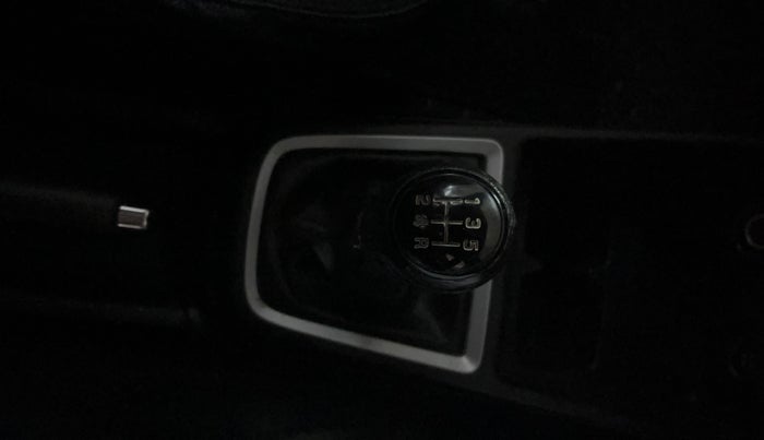 2020 Maruti Swift VXI, CNG, Manual, 95,990 km, Gear Lever