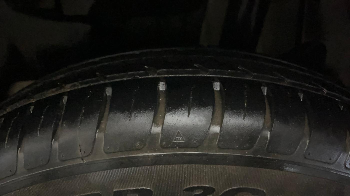 2020 Maruti Swift VXI, CNG, Manual, 96,007 km, Left Rear Tyre Tread