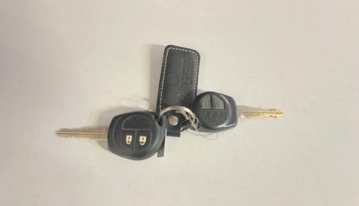 2020 Maruti Swift VXI, CNG, Manual, 95,990 km, Key Close Up