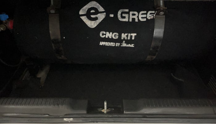 2020 Maruti Swift VXI, CNG, Manual, 95,990 km, Boot Inside