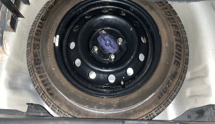 2020 Maruti Swift VXI, CNG, Manual, 95,990 km, Spare Tyre