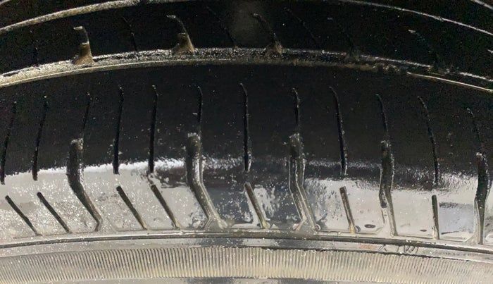 2018 Maruti Dzire VXI AMT, Petrol, Automatic, 89,602 km, Right Front Tyre Tread