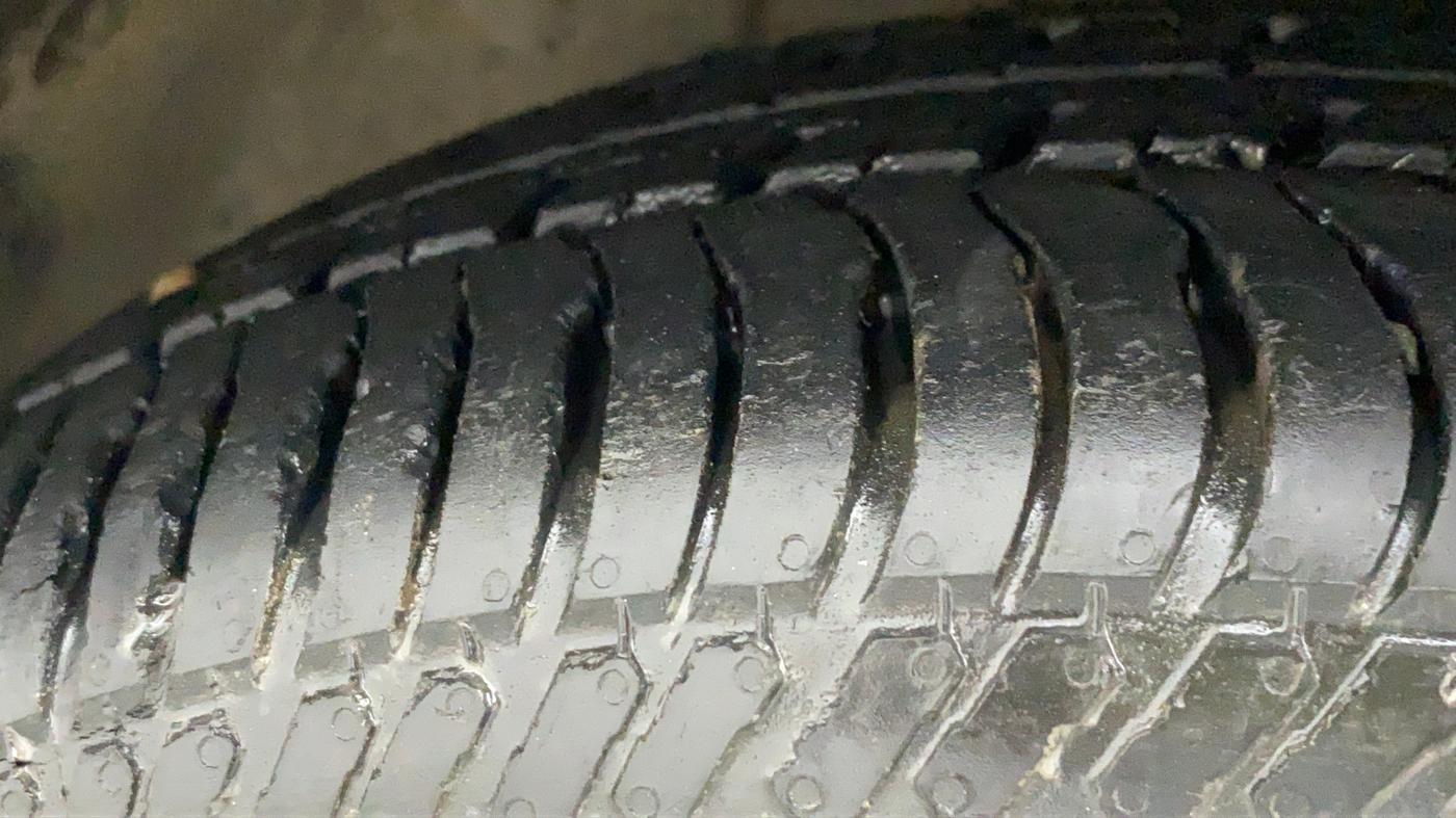 2014 Ford Ecosport TITANIUM 1.5L PETROL, Petrol, Manual, 35,426 km, Left Front Tyre Tread