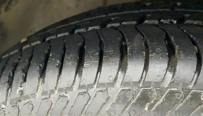 2014 Ford Ecosport TITANIUM 1.5L PETROL, Petrol, Manual, 35,426 km, Left Front Tyre Tread