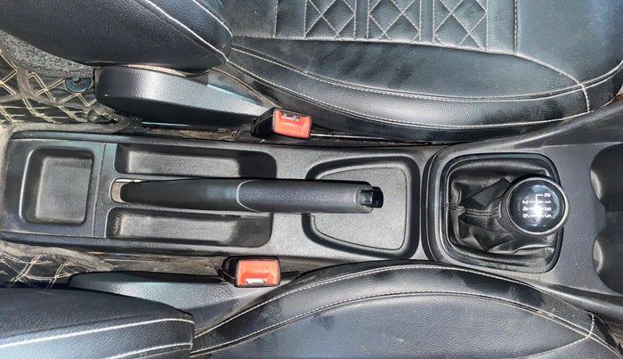 2021 Volkswagen Polo COMFORTLINE 1.0L MPI, Petrol, Manual, 31,674 km, Gear Lever