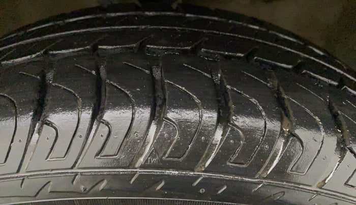 2016 Maruti Wagon R 1.0 VXI, Petrol, Manual, 23,524 km, Left Rear Tyre Tread