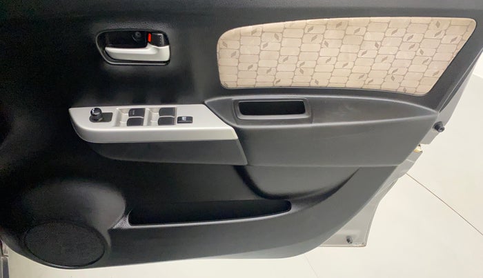 2016 Maruti Wagon R 1.0 VXI, Petrol, Manual, 23,524 km, Driver Side Door Panels Control