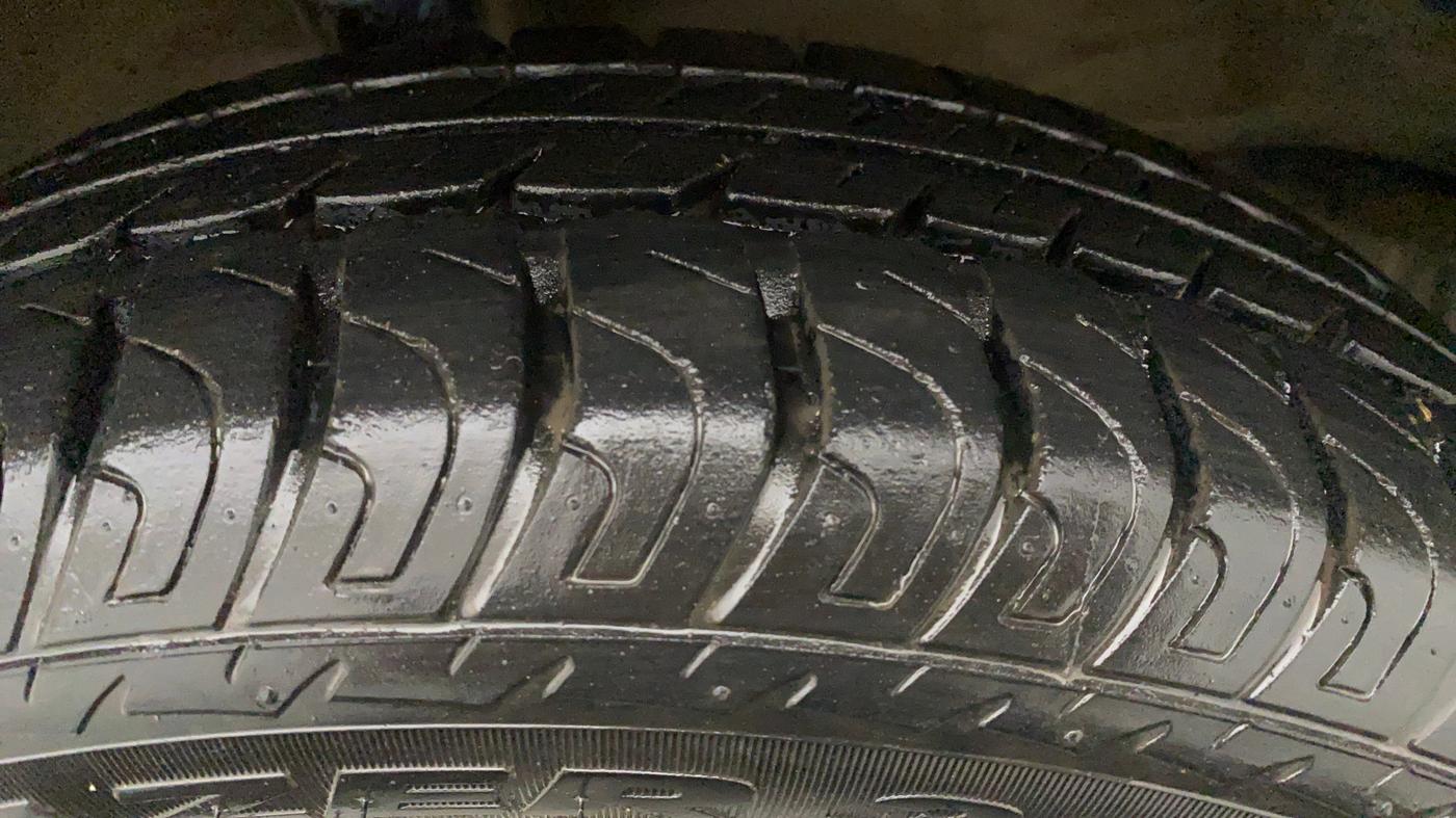 2016 Maruti Wagon R 1.0 VXI, Petrol, Manual, 23,524 km, Left Front Tyre Tread