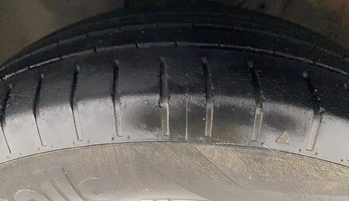2017 Maruti IGNIS ZETA 1.2 AMT, Petrol, Automatic, 48,864 km, Left Front Tyre Tread