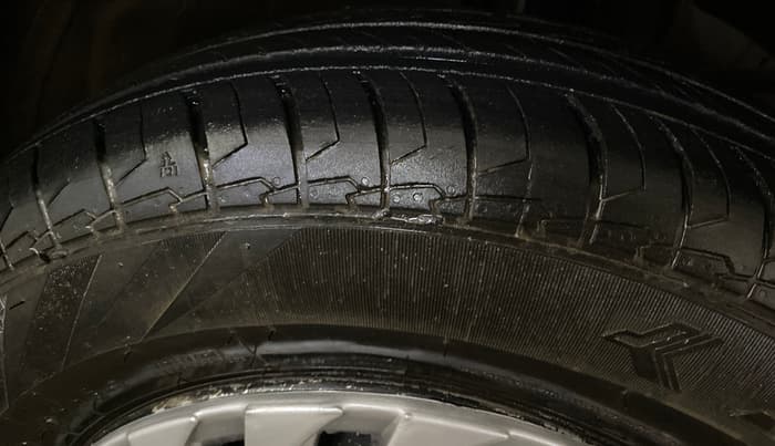 2022 Maruti Swift LXI, Petrol, Manual, 66,173 km, Right Front Tyre Tread