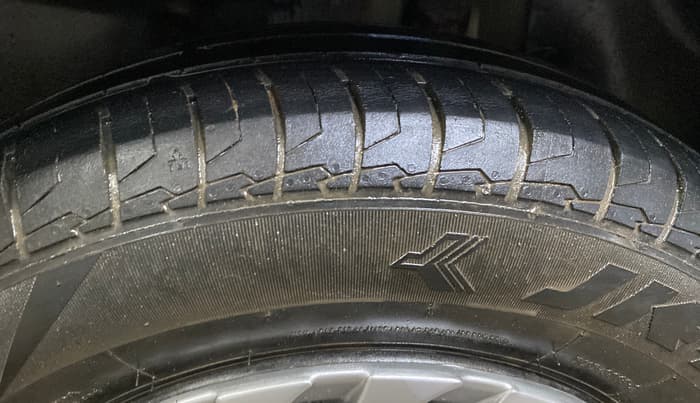 2022 Maruti Swift LXI, Petrol, Manual, 66,173 km, Left Front Tyre Tread