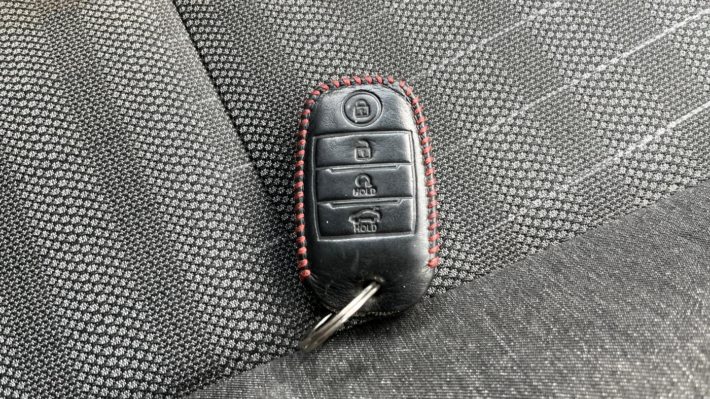 2022 KIA SONET HTK PLUS 1.0 IMT, Petrol, Manual, 45,230 km, Key Close Up