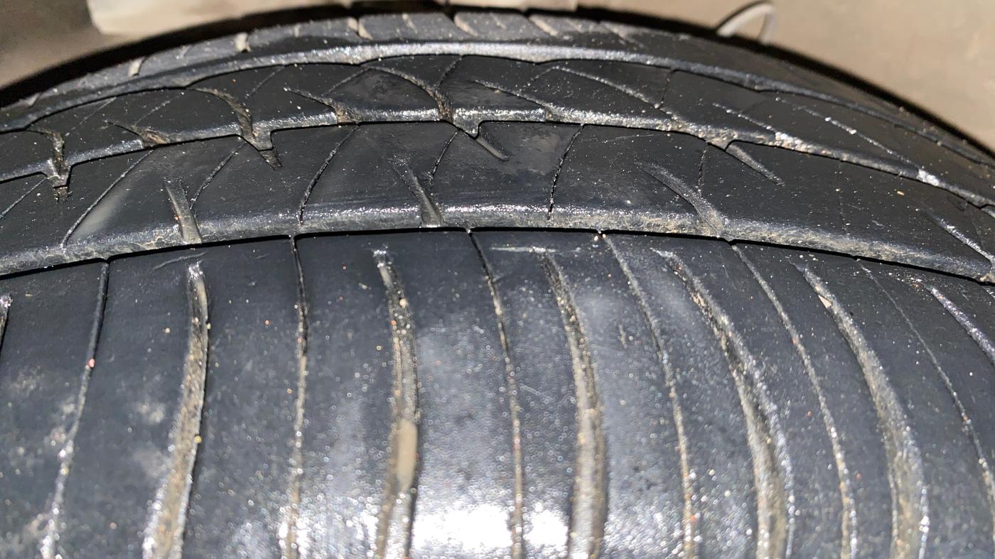 2020 Hyundai VENUE SX 1.0 TURBO IMT, Petrol, Manual, 1,00,287 km, Left Front Tyre Tread