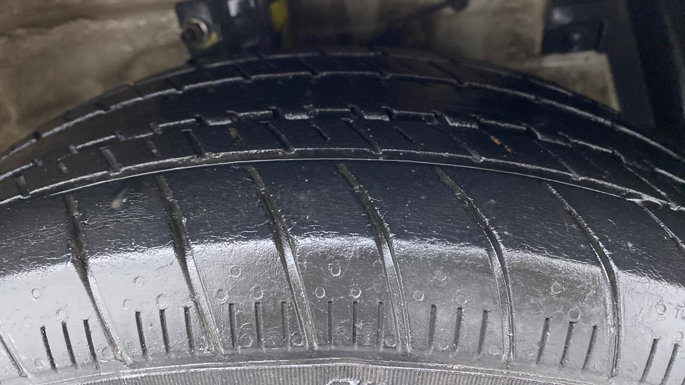 2018 Maruti Ertiga VDI SHVS, Diesel, Manual, 81,534 km, Right Front Tyre Tread