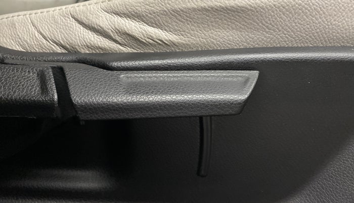 2022 KIA SELTOS HTK PLUS 1.5 DIESEL IMT, Diesel, Manual, 67,688 km, Driver Side Adjustment Panel