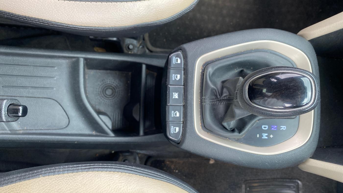2019 Hyundai NEW SANTRO SPORTZ AMT, Petrol, Automatic, 93,107 km, Gear Lever