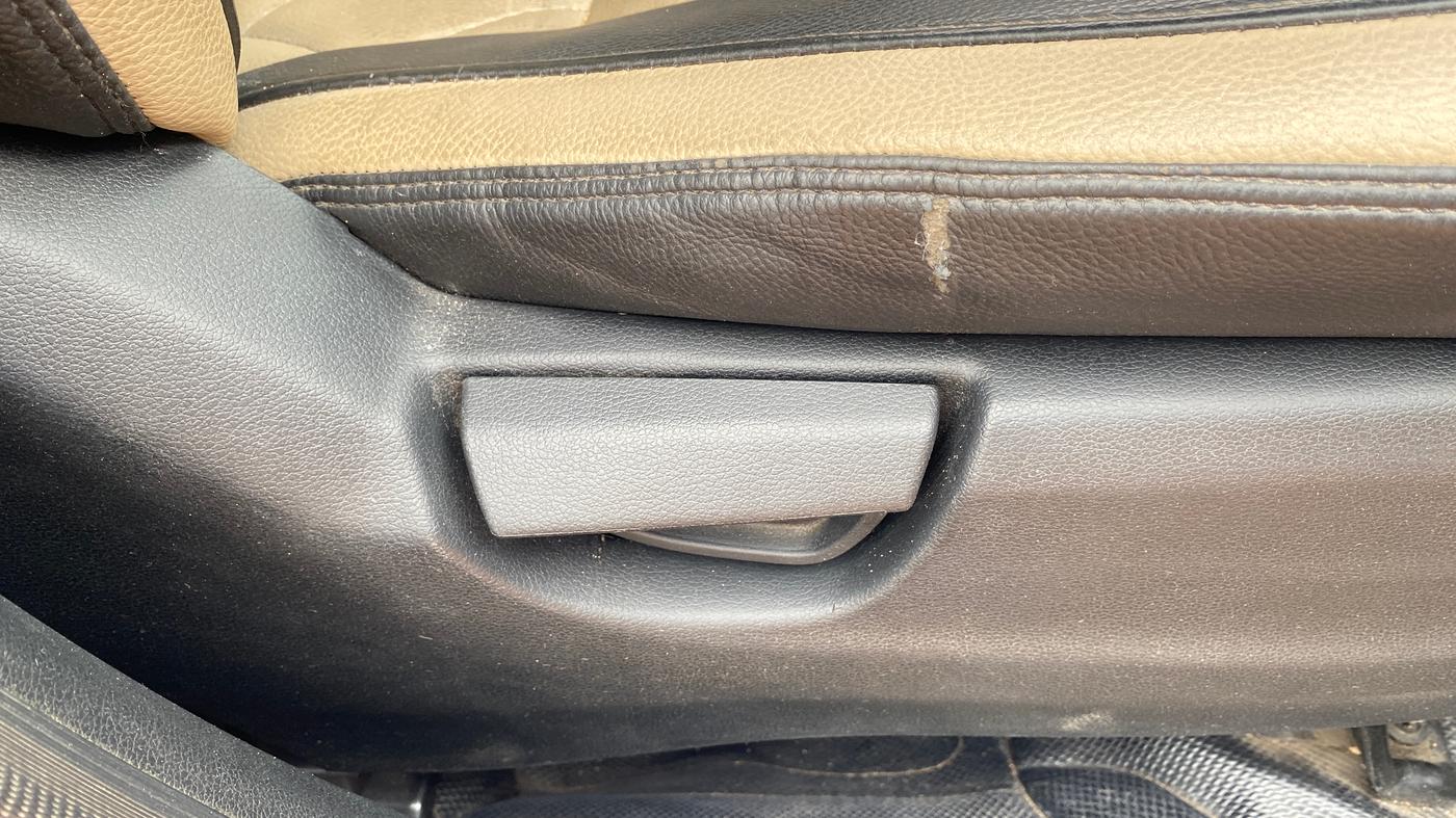2019 Hyundai NEW SANTRO SPORTZ AMT, Petrol, Automatic, 93,107 km, Driver Side Adjustment Panel