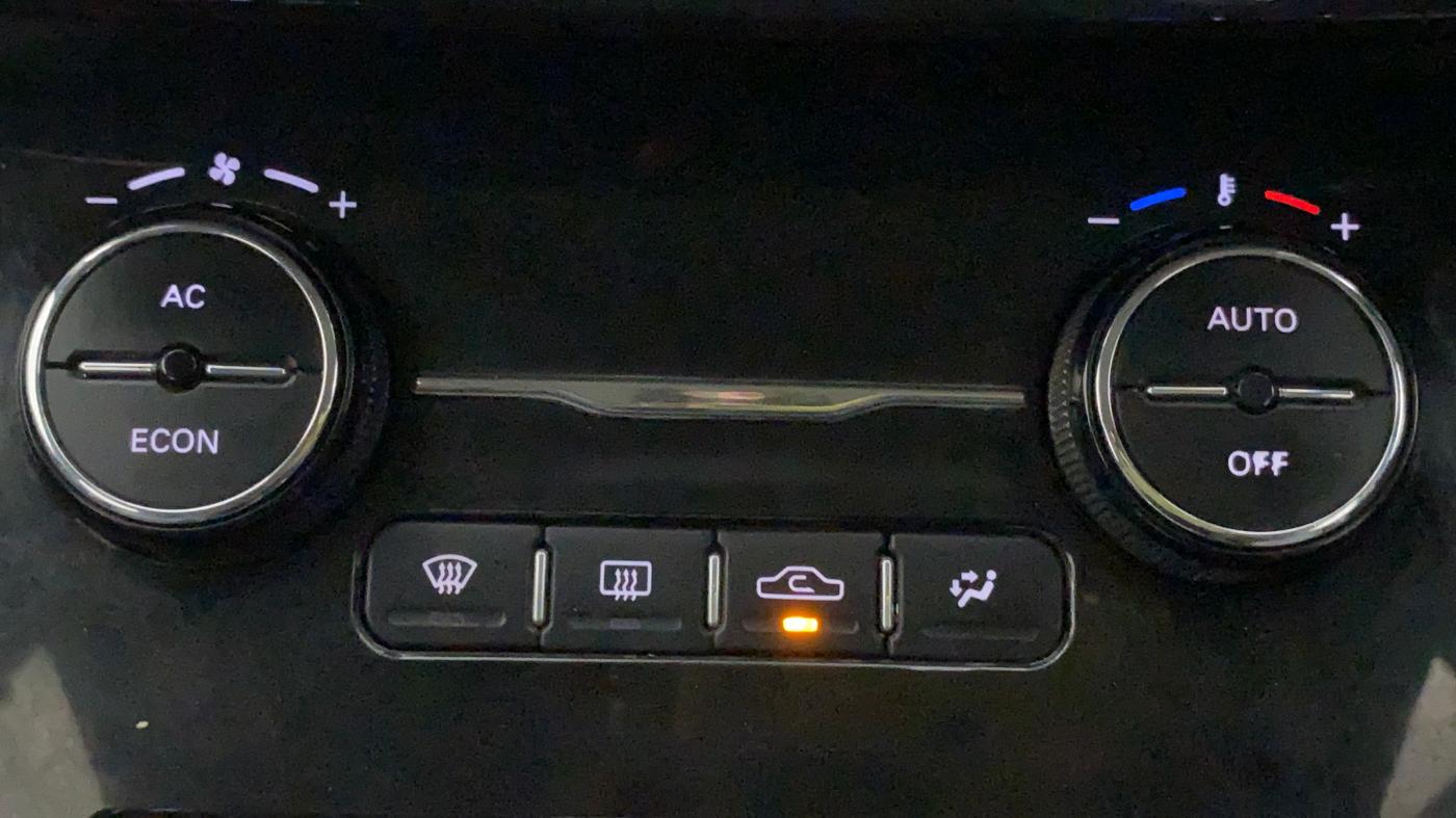 2018 Tata NEXON XZA PLUS DIESEL, Diesel, Automatic, 1,09,563 km, Automatic Climate Control