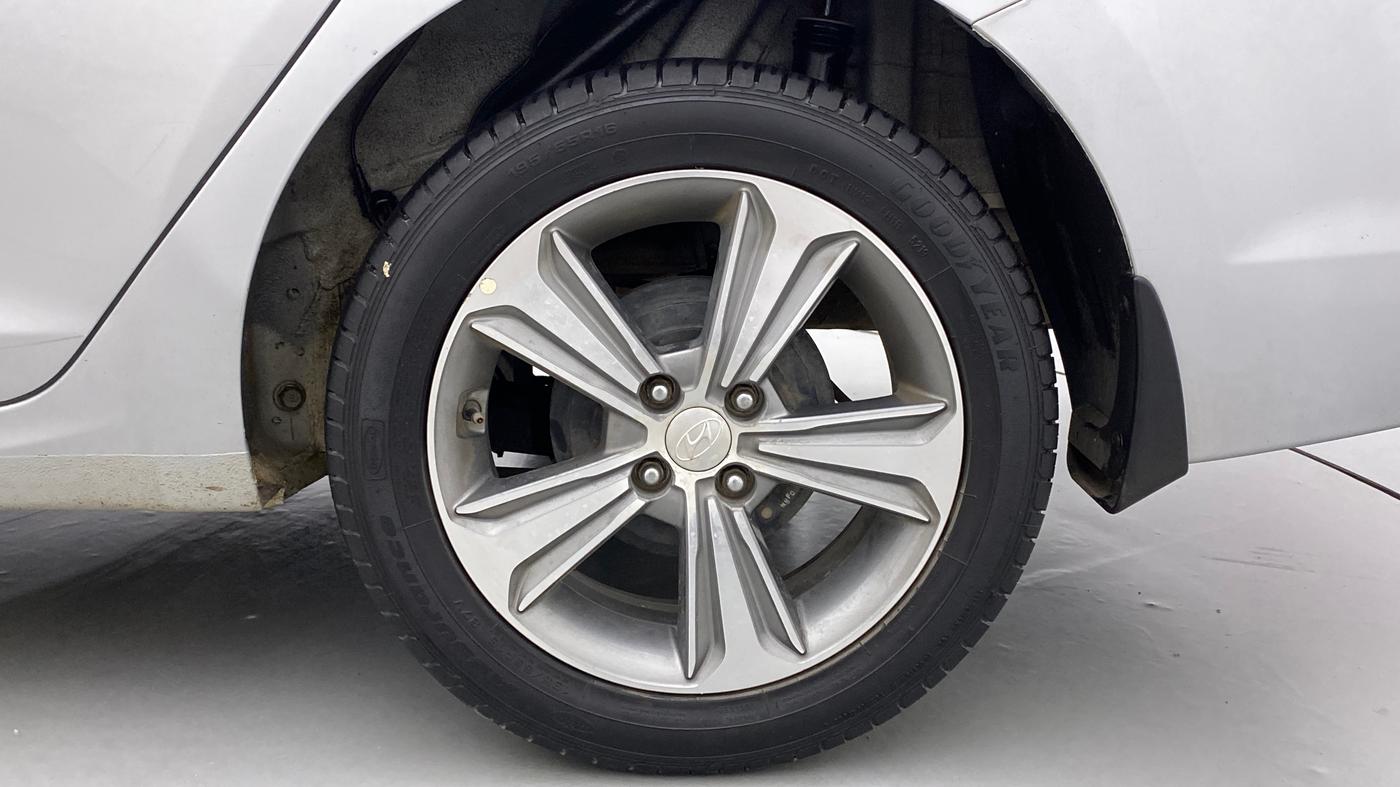 2018 Hyundai Verna 1.6 CRDI SX + AT, Diesel, Automatic, 91,198 km, Left Rear Wheel