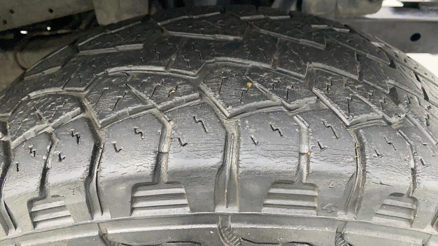 2014 Mahindra Thar CRDE 4X4 BS IV, Diesel, Manual, 46,933 km, Right Front Tyre Tread