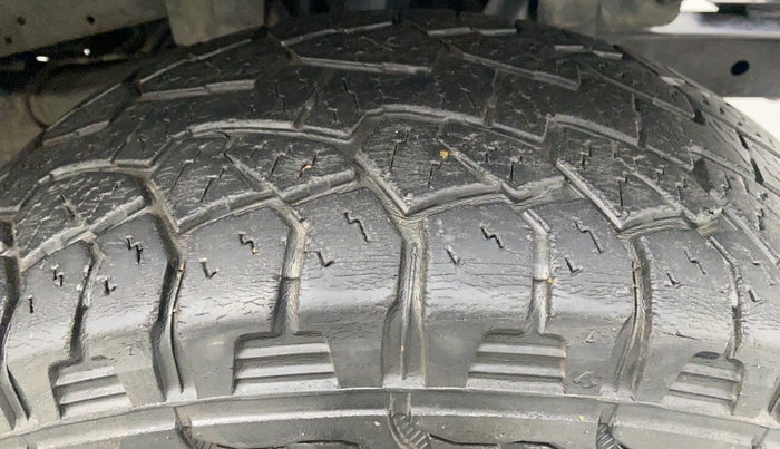 2014 Mahindra Thar CRDE 4X4 BS IV, Diesel, Manual, 46,933 km, Right Front Tyre Tread