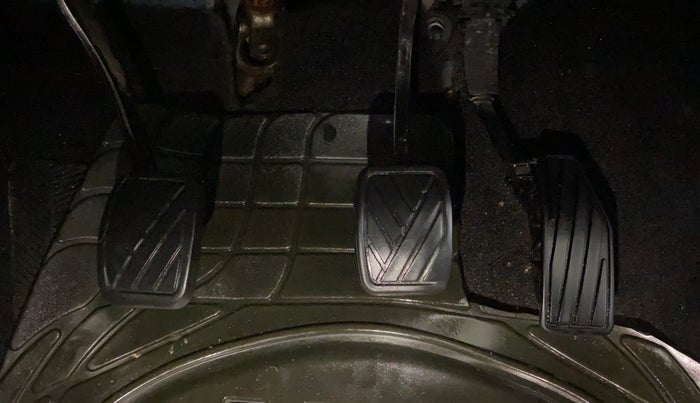 2017 Maruti Baleno DELTA PETROL 1.2, Petrol, Manual, 71,100 km, Pedals