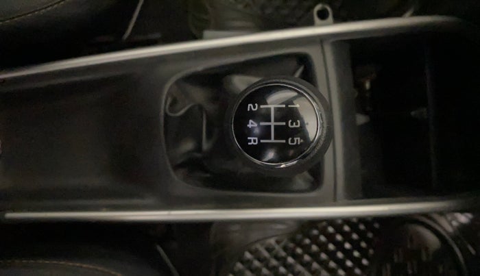 2017 Maruti Baleno DELTA PETROL 1.2, Petrol, Manual, 71,100 km, Gear Lever