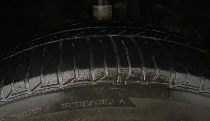 2017 Maruti Baleno DELTA PETROL 1.2, Petrol, Manual, 71,100 km, Right Front Tyre Tread