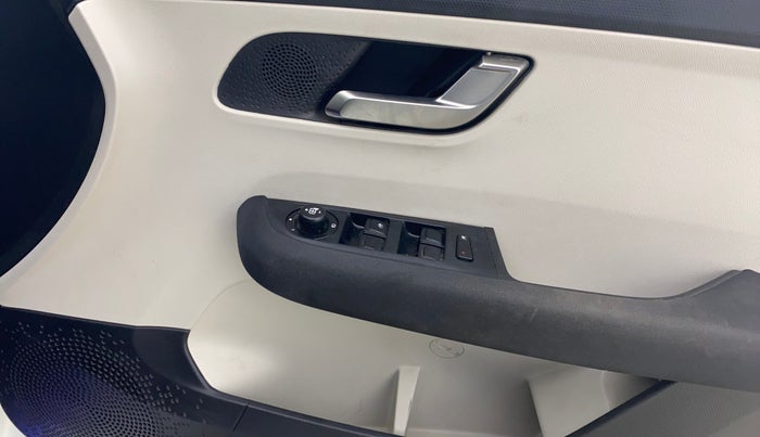 2022 Tata ALTROZ XZA PLUS, Petrol, Automatic, 53,140 km, Driver Side Door Panels Control