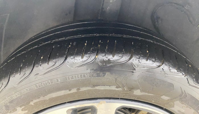 2022 Tata ALTROZ XZA PLUS, Petrol, Automatic, 53,140 km, Right Rear Tyre Tread