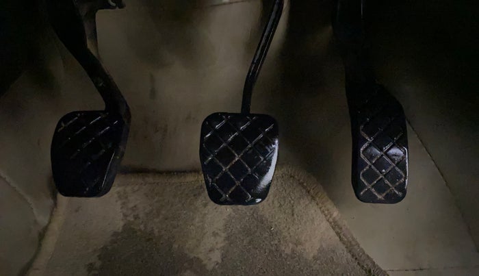 2013 Volkswagen Polo COMFORTLINE 1.2L PETROL, Petrol, Manual, 1,14,886 km, Pedals