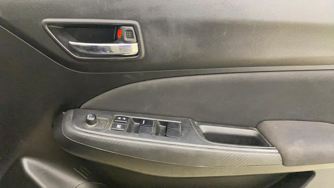 2023 Maruti Swift VXI, Petrol, Manual, 37,258 km, Driver Side Door Panels Control