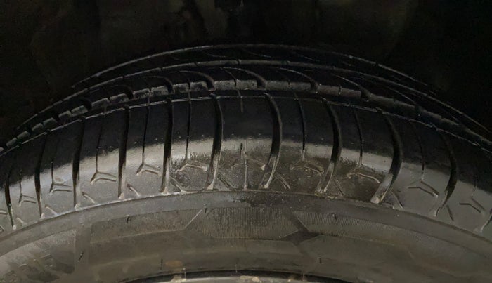 2019 Hyundai Elite i20 SPORTZ PLUS 1.2, Petrol, Manual, 34,066 km, Right Front Tyre Tread