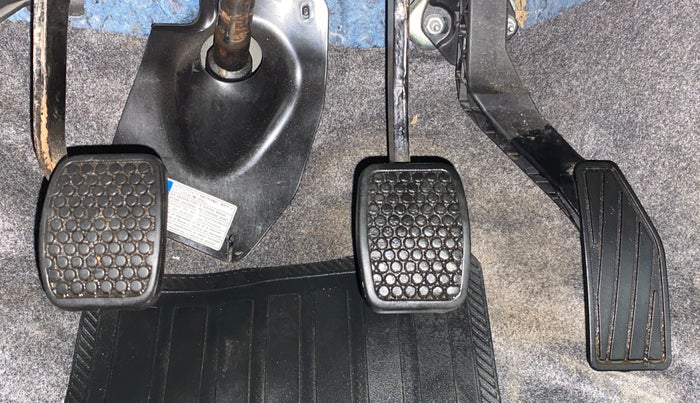 2019 Maruti Alto VXI, Petrol, Manual, 26,916 km, Pedals