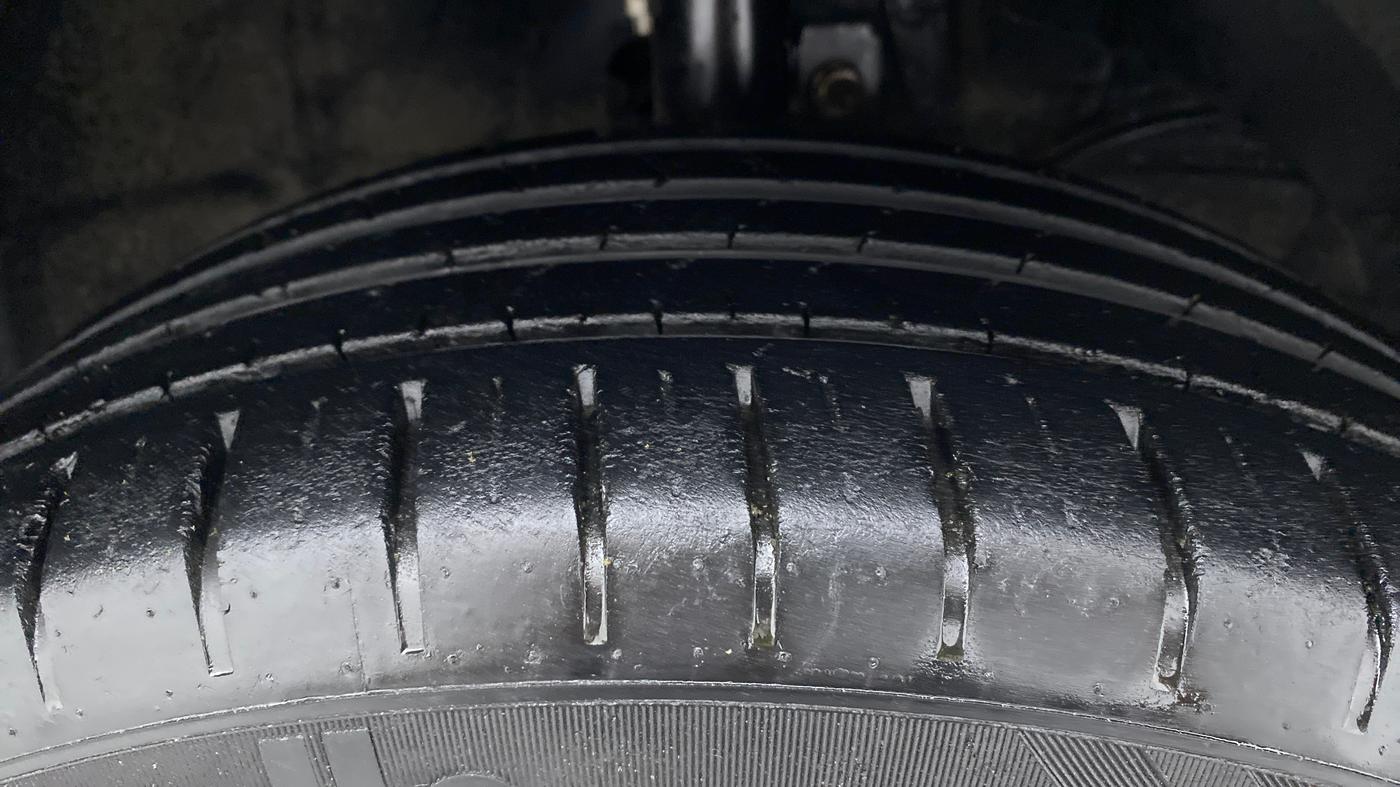 2019 Maruti Baleno ALPHA PETROL 1.2, Petrol, Manual, 38,368 km, Right Front Tyre Tread