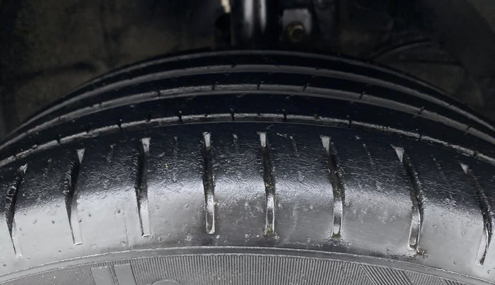 2019 Maruti Baleno ALPHA PETROL 1.2, Petrol, Manual, 38,368 km, Right Front Tyre Tread