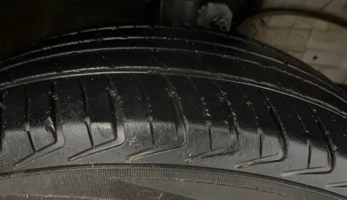 2021 Maruti New Wagon-R LXI CNG 1.0, CNG, Manual, 45,722 km, Right Front Tyre Tread