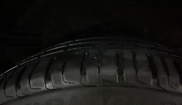 2016 Toyota Corolla Altis VL CVT PETROL, Petrol, Automatic, 90,628 km, Right Rear Tyre Tread