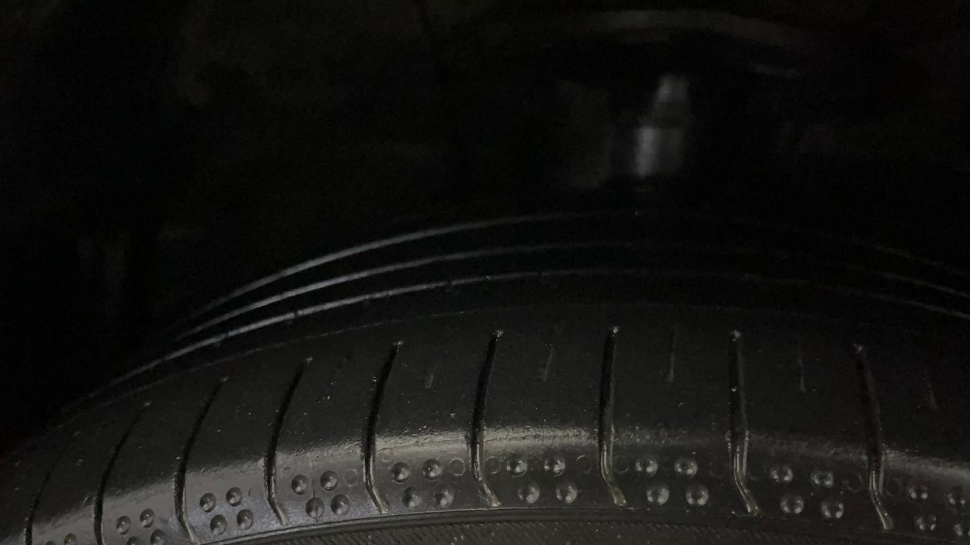 2016 Toyota Corolla Altis VL CVT PETROL, Petrol, Automatic, 90,628 km, Left Front Tyre Tread
