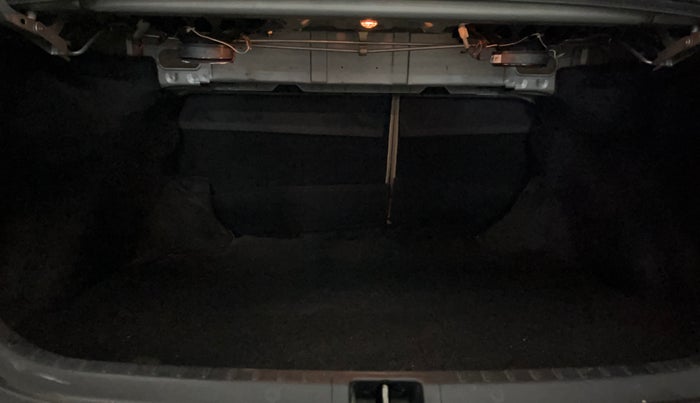 2016 Toyota Corolla Altis VL CVT PETROL, Petrol, Automatic, 90,628 km, Boot Inside