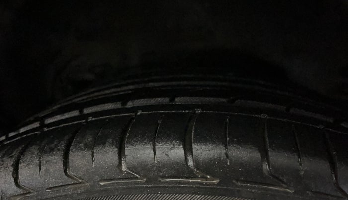 2016 Toyota Corolla Altis VL CVT PETROL, Petrol, Automatic, 90,628 km, Left Rear Tyre Tread