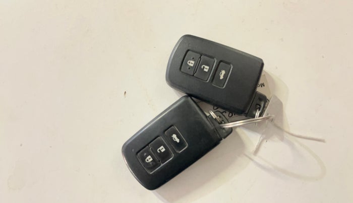 2016 Toyota Corolla Altis VL CVT PETROL, Petrol, Automatic, 90,628 km, Key Close Up