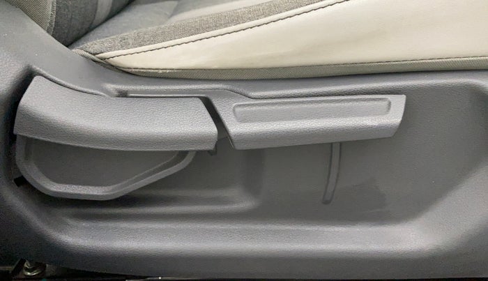 2019 Hyundai GRAND I10 NIOS SPORTZ 1.2 AT, Petrol, Automatic, 15,445 km, Driver Side Adjustment Panel