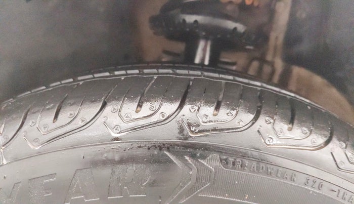 2014 Volkswagen Polo HIGHLINE1.2L, Petrol, Manual, 55,473 km, Left Front Tyre Tread