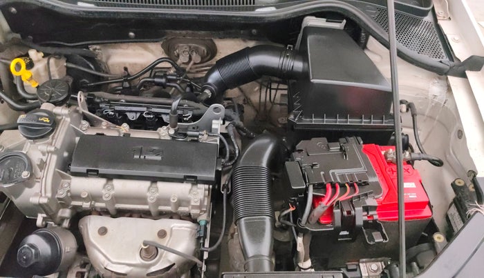 2014 Volkswagen Polo HIGHLINE1.2L, Petrol, Manual, 55,473 km, Engine View - Left