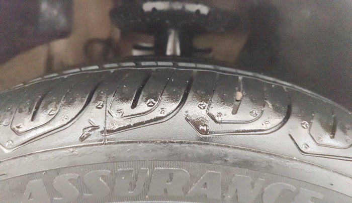 2014 Volkswagen Polo HIGHLINE1.2L, Petrol, Manual, 55,473 km, Right Front Tyre Tread