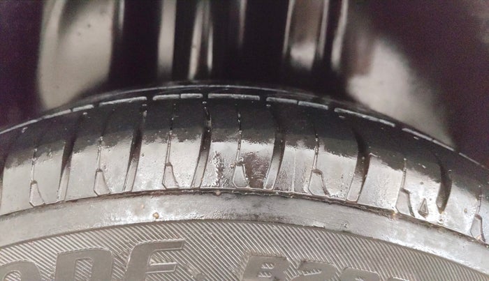 2014 Volkswagen Polo HIGHLINE1.2L, Petrol, Manual, 55,473 km, Right Rear Tyre Tread